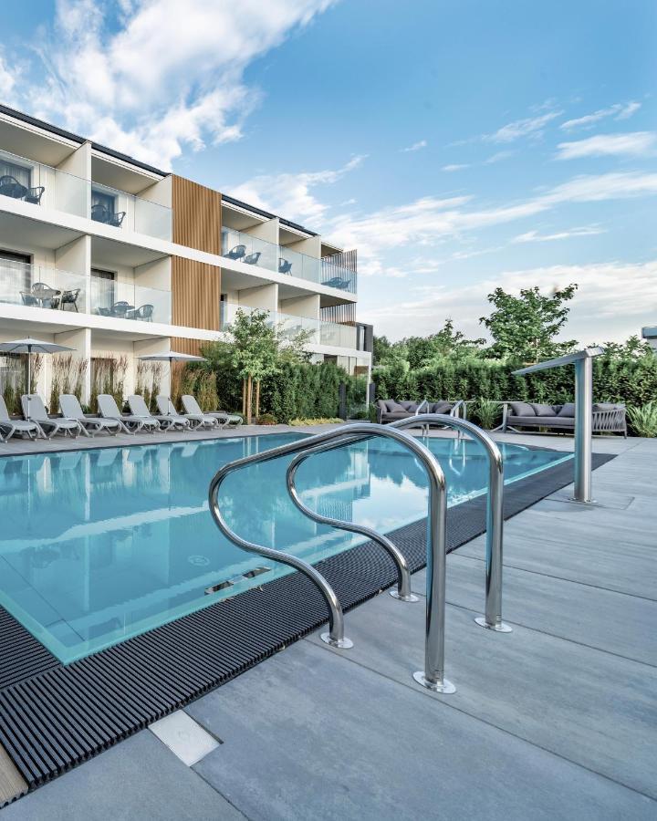 Rosa Style Lejlighedshotel Rowy  Eksteriør billede